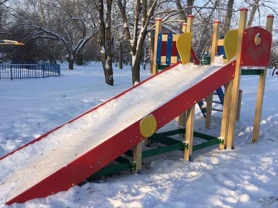 Зимові ігрові гірки